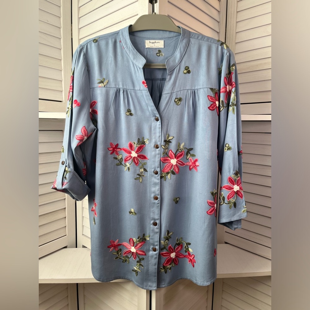 NWOT SAPPHIRE BLOUSE